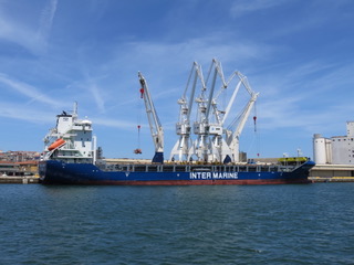 aumento eficiencia operaciones logistica portuaria barcelona